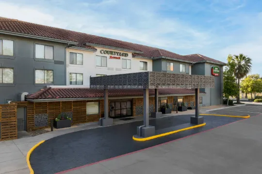 คอร์ทยาร์ดบายแมริออท มหาวิทยาลัยฮิวสตัน ไรซ์