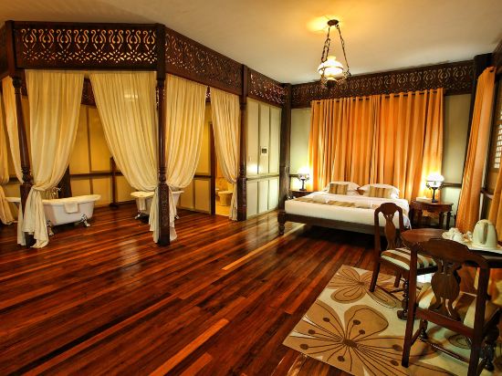 Las Casas Filipinas de Acuzar - Tap to explore photos