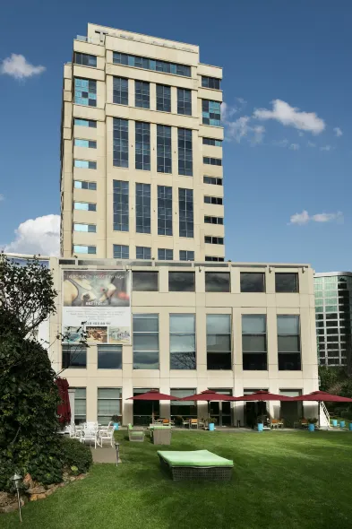 泰坦尼克卡爾塔爾商務飯店