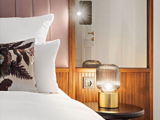 Hotel Bristol Berlin Room Type - Courtyard Suite
