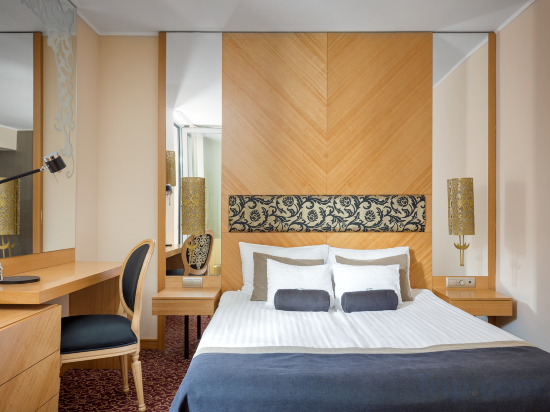 Marmara Hotel Budapest Room Type - Junior Suite with Balcony Marmara Hotel Budapest Room Type - Junior Suite with Balcony