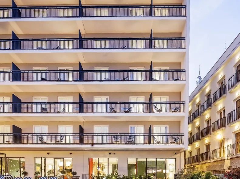 Aqua Hotel Bertran Park