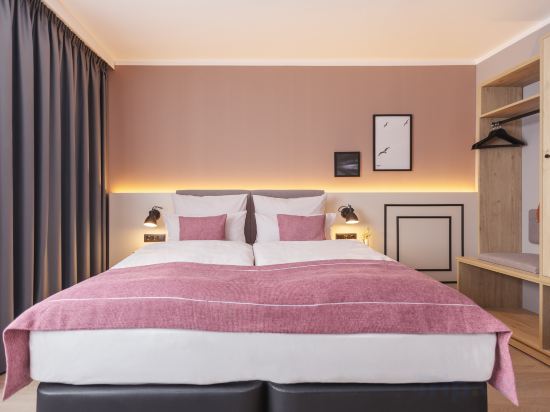 Garner Hotel Berlin - Ku'Damm by IHG - Tap to explore photos