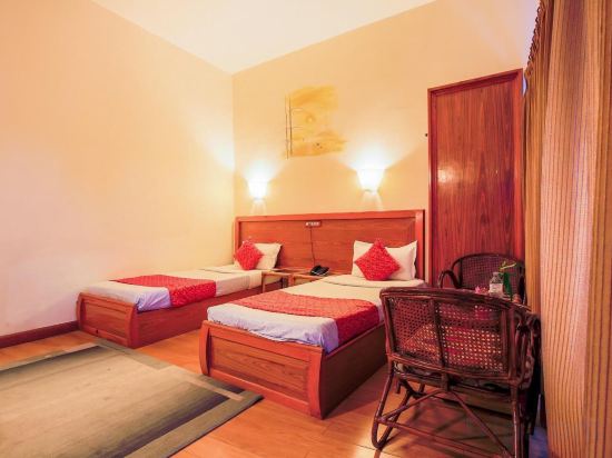 Central Palms Hotel Room Type - Deluxe Room