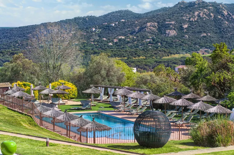 納圖拉塔皮歐拉斯套房飯店