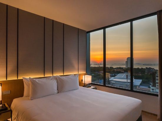 Arize Hotel Sri Racha Room Type - Junior Suite with Ocean View