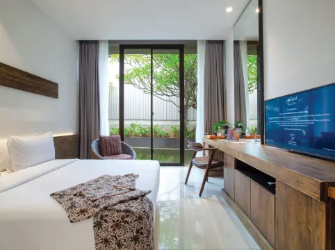 Miers Kuningan, Artotel Curated