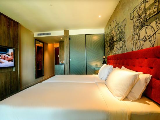 Mercure Langkawi Pantai Cenang Room Type - Deluxe Room with One Double and One Single Bed