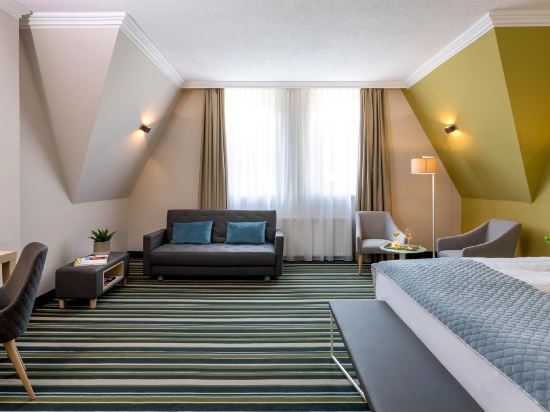 Leonardo Hotel Budapest - Tap to explore photos