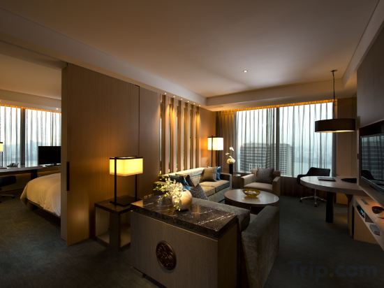Conrad Seoul Room Type - Premium Corner King Suite - River View Conrad Seoul Room Type - Premium Corner King Suite - River View