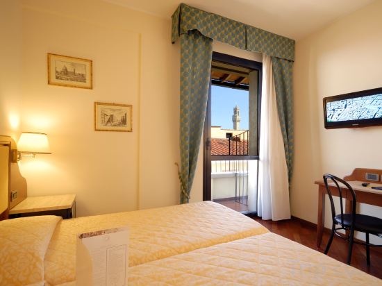 B&B Hotel Firenze Pitti Palace al Ponte Vecchio - Tap to explore photos