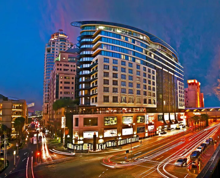 Davinci Hotel on Nelson Mandela Square