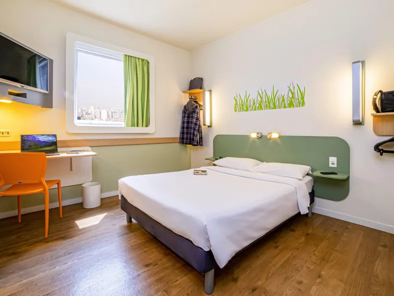 Ibis Budget SP Frei Caneca