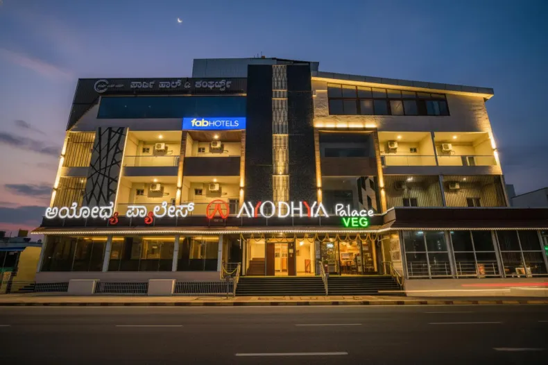 Fabhotel Ayodhya Palace = Fabhotel 阿約提亞宮殿