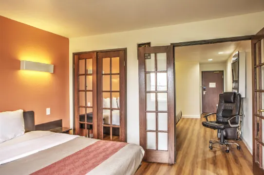 Motel 6 Dallas, TX - Northwest