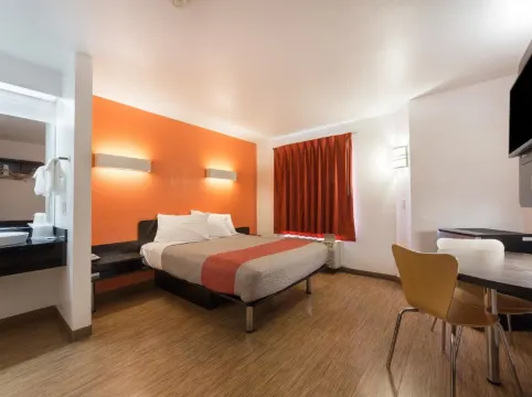 Motel 6-Dallas, TX - Northeast