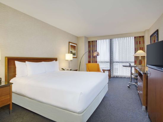 Hilton Chicago O'Hare Airport Room Type - King Room