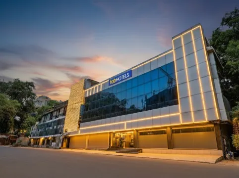 FabHotel Veera Residency - Nr Airport