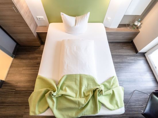 Hotel Demas City - Tap to explore photos
