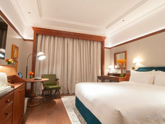 Royal Grace Hotel Room Type - Business King Room
