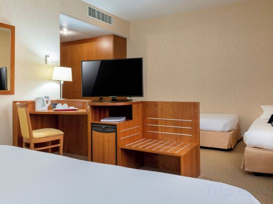 Best Western Hotel Cavalieri Della Corona Room Type - 1 Queen 2 Single Beds, Non-Smoking, Standard Room Best Western Hotel Cavalieri Della Corona Room Type - 1 Queen 2 Single Beds, Non-Smoking, Standard Room