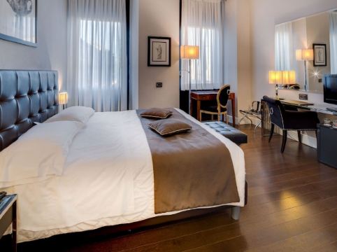 Hotel Roma Room Type - Twin/Double room