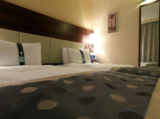 Holiday Inn Salerno - Cava De'Tirreni - Tap to explore photos
