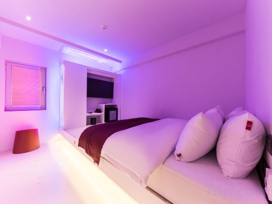BOBO Hotel Room Type - Standard Double Room