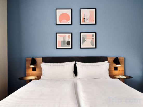 Garner Hotel Berlin - Schöneberg by IHG Room Type - 2 Single Beds Standard Walk-in Shower