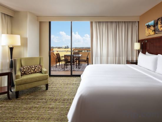 San Diego Marriott La Jolla - Tap to explore photos