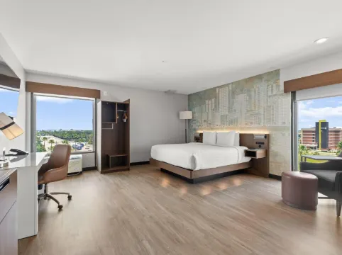 Cambria Hotel Orlando Near Universal Theme Parks