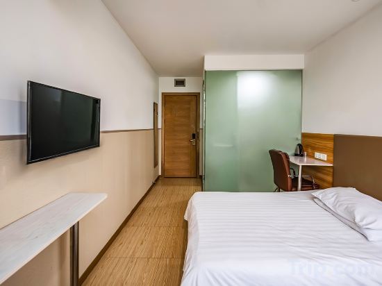 Shanghai Qialin Hotel (Sixth People's Hospital) Room Type - Family Room (Bright Outdoor Window + Screen Projection TV) Shanghai Qialin Hotel (Sixth People's Hospital) Room Type - Family Room (Bright Outdoor Window + Screen Projection TV)