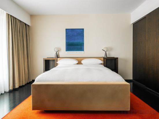 Grand Hyatt Berlin Room Type - Grand King Suite with View