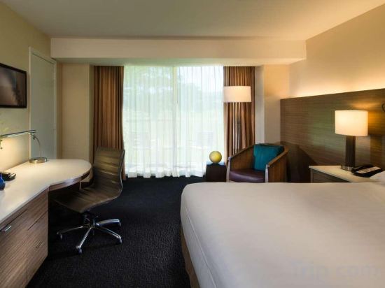 Hyatt Regency Monterey Hotel & Spa Room Type - 1 King Bed, ADA Tub