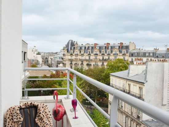 Moxy Paris Bastille France - Tap to explore photos