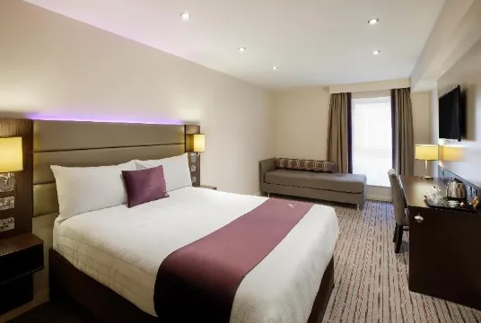 Premier Inn Edinburgh City Centre (Lauriston Place)