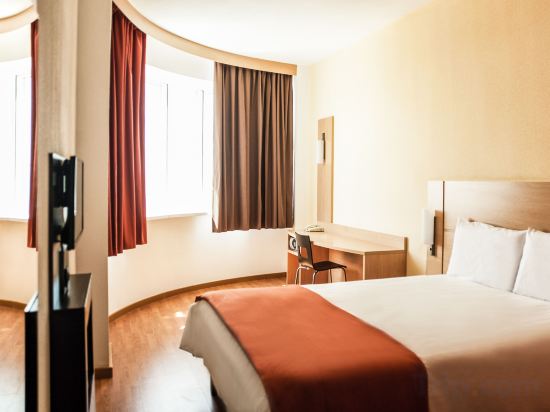 ibis Astana Room Type - Standard Double Room with City View Non smoking