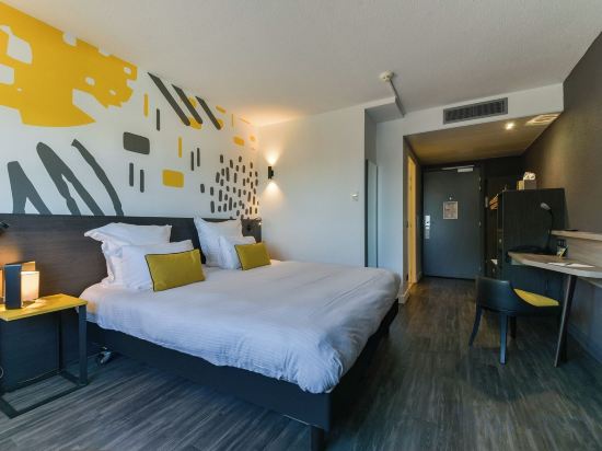 Golden Tulip Roissy Saint Witz - Tap to explore photos
