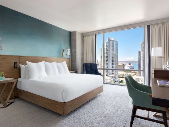 Carte Hotel San Diego Downtown, Curio Collection by Hilton - Tap to explore photos