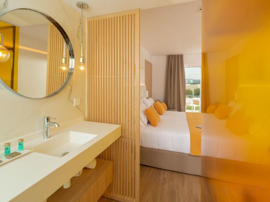 L'Azure Hotel Room Type - Standard Room with Pool View L'Azure Hotel Room Type - Standard Room with Pool View