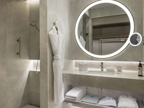 Hyatt Regency Izmir IstinyePark - Tap to explore photos