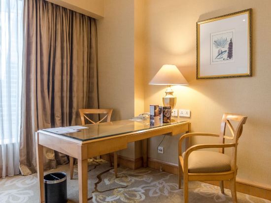 JW Marriott Hotel Jakarta Room Type - Guest Room, 1 King