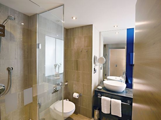 Hilton Manchester Deansgate - Tap to explore photos