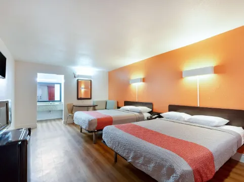 Motel 6 Houston, TX - East