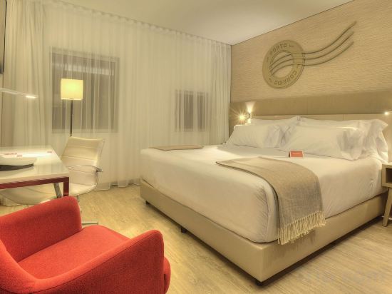 NH Collection Porto Batalha Room Type - Superior Room