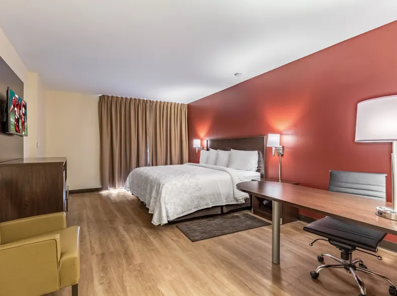 Red Roof Plus+ & Suites Houston - IAH Airport SW