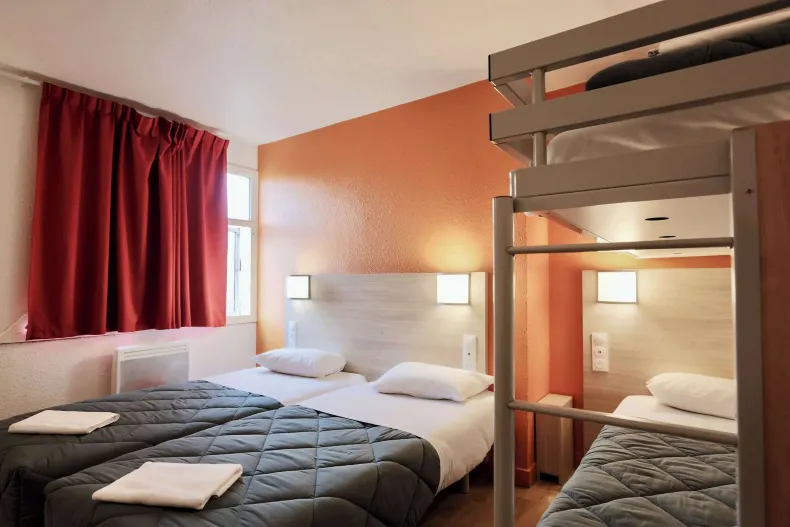 Première Classe Plaisir Gatines