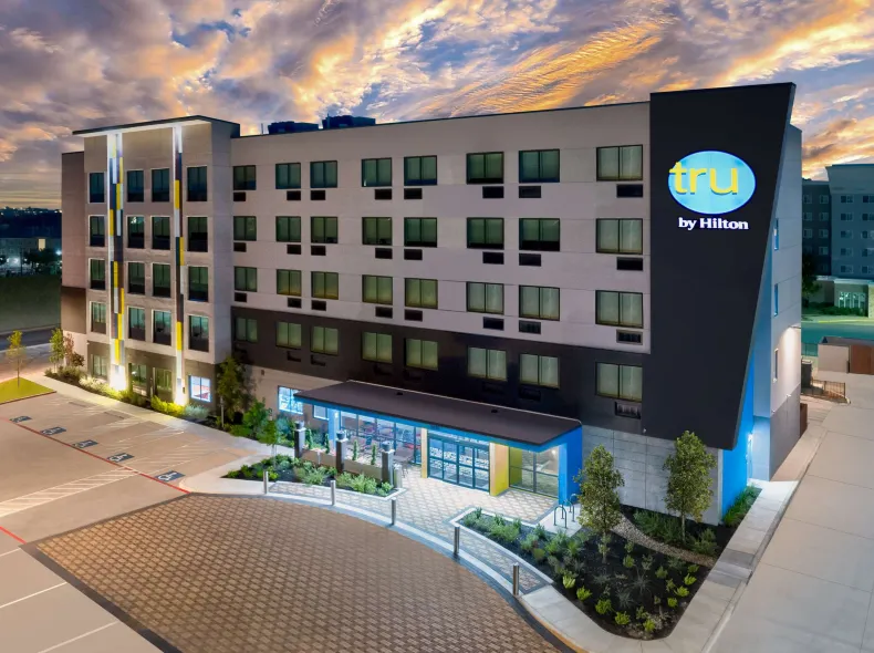 Tru by Hilton San Antonio at the Rim