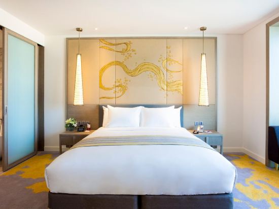 Crowne Plaza Vientiane - Tap to explore photos