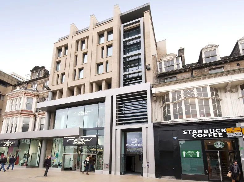 Premier Inn Edinburgh (Princes Street)